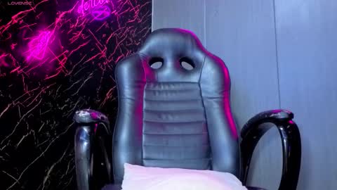 kelvis online show from 11.15.25