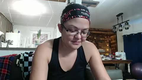 Snapshot of i_fetishize_u chatting on 01.25.25 ShortStuff online show from 01.25.25