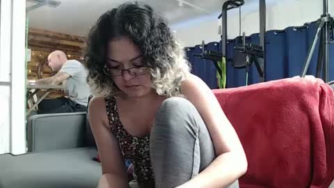 Snapshot of i_fetishize_u chatting on 02.02.25 ShortStuff online show from 02.02.25