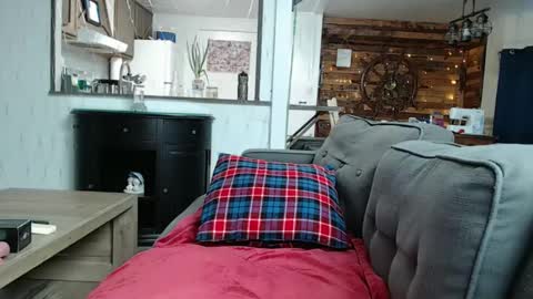 Snapshot of i_fetishize_u chatting on 02.02.25 ShortStuff online show from 02.02.25