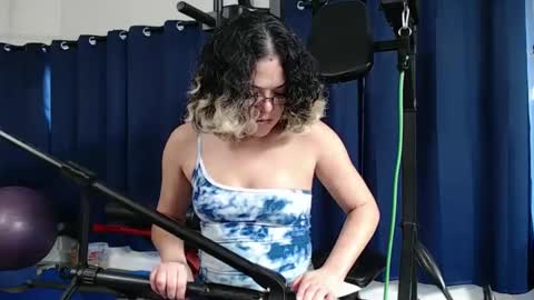 Snapshot of i_fetishize_u chatting on 02.04.25 ShortStuff online show from 02.04.25