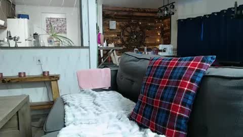 Snapshot of i_fetishize_u chatting on 02.09.25 ShortStuff online show from 02.09.25