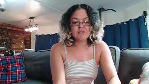 Snapshot of i_fetishize_u chatting on 02.12.25 ShortStuff online show from 02.12.25