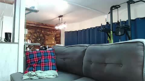 Snapshot of i_fetishize_u chatting on 02.13.25 ShortStuff online show from 02.13.25