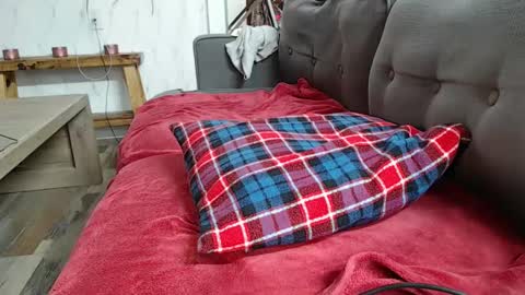 Snapshot of i_fetishize_u chatting on 02.16.25 ShortStuff online show from 02.16.25