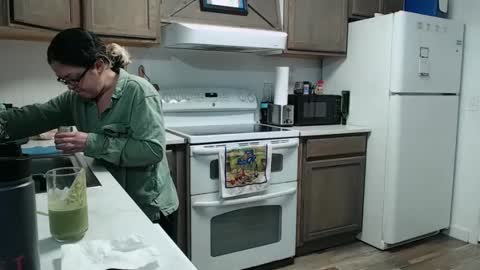 Snapshot of i_fetishize_u chatting on 02.17.25 ShortStuff online show from 02.17.25