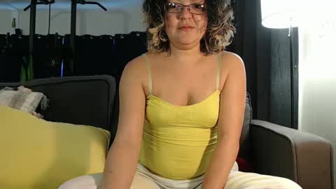 Snapshot of i_fetishize_u chatting on 02.22.25 ShortStuff online show from 02.22.25