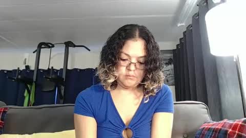 Snapshot of i_fetishize_u chatting on 02.25.25 ShortStuff online show from 02.25.25