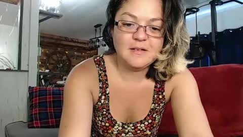 Snapshot of i_fetishize_u chatting on 03.04.25 ShortStuff online show from 03.04.25