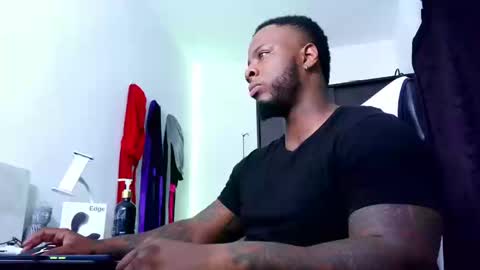 Snapshot of iam_hotbbc chatting on 09.20.25 Mr H Independent model online show from 09.20.25