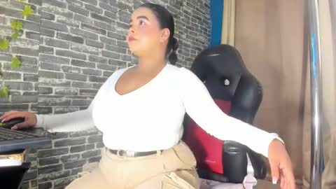 Snapshot of iam_samy chatting on 10.25.25 Samy online show from 10.25.25