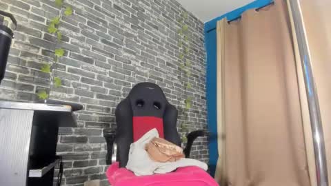 Snapshot of iam_samy chatting on 10.30.25 Samy online show from 10.30.25