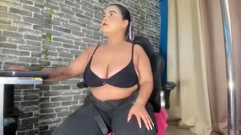 Snapshot of iam_samy chatting on 11.14.25 Samy online show from 11.14.25