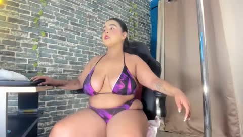 Snapshot of iam_samy chatting on 11.20.25 Samy online show from 11.20.25