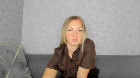 Snapshot of iam_venus chatting on 09.18.25 Venus online show from 09.18.25