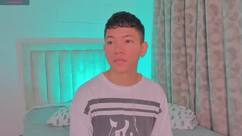 Snapshot of iamjulian_ chatting on 01.21.25 Juliiiiian online show from 01.21.25