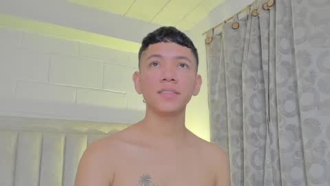 Snapshot of iamjulian_ chatting on 01.29.25 Juliiiiian online show from 01.29.25