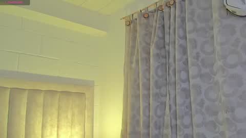 Snapshot of iamjulian_ chatting on 01.31.25 Juliiiiian online show from 01.31.25