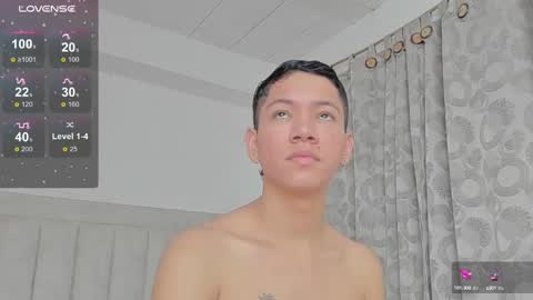 Snapshot of iamjulian_ chatting on 02.11.25 Juliiiiian online show from 02.11.25