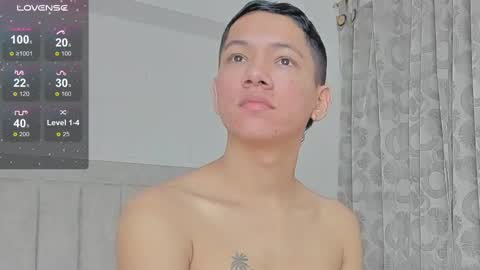 Snapshot of iamjulian_ chatting on 02.12.25 Juliiiiian online show from 02.12.25