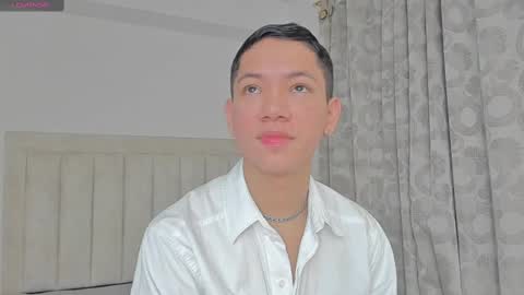 Snapshot of iamjulian_ chatting on 02.14.25 Juliiiiian online show from 02.14.25