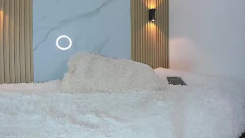 Snapshot of iamjulian_ chatting on 02.18.25 Juliiiiian online show from 02.18.25