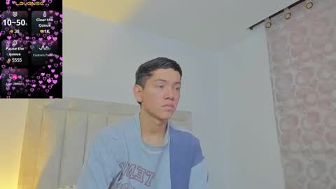 Snapshot of iamjulian_ chatting on 03.11.25 Juliiiiian online show from 03.11.25