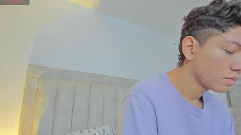 Snapshot of iamjulian_ chatting on 03.12.25 Juliiiiian online show from 03.12.25