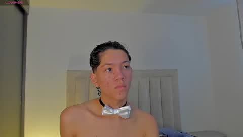 Snapshot of iamjulian_ chatting on 09.13.25 Juliiiiian online show from 09.13.25