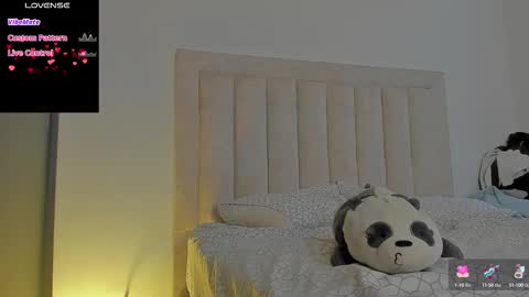 Snapshot of iamjulian_ chatting on 09.26.25 Juliiiiian online show from 09.26.25