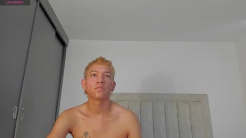 Snapshot of iamjulian_ chatting on 10.22.25 Juliiiiian online show from 10.22.25