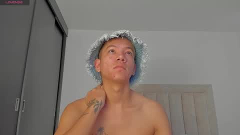 Snapshot of iamjulian_ chatting on 10.25.25 Juliiiiian online show from 10.25.25