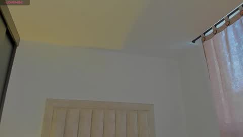 Snapshot of iamjulian_ chatting on 11.28.25 Juliiiiian online show from 11.28.25