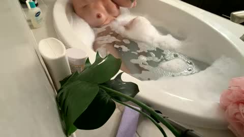 Snapshot of iamkeri chatting on 09.29.25 iamkeri online show from 09.29.25