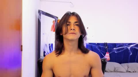Snapshot of iamluismz chatting on 10.25.25 arthur online show from 10.25.25