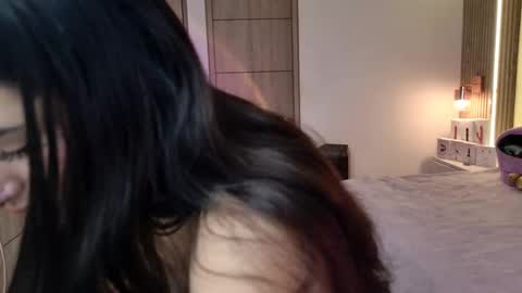 Snapshot of iamnyxy chatting on 10.04.25 Nyxy online show from 10.04.25