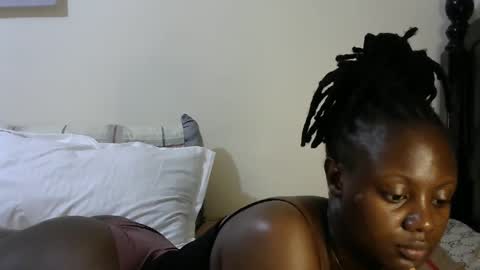 Snapshot of iampolca chatting on 02.02.25 iampolca online show from 02.02.25
