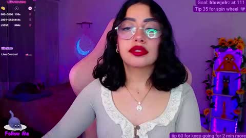 Snapshot of iamveroo chatting on 09.12.25 Veronica NDEPENT MODEL online show from 09.12.25