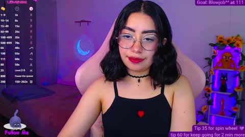 Snapshot of iamveroo chatting on 09.25.25 Veronica NDEPENT MODEL online show from 09.25.25