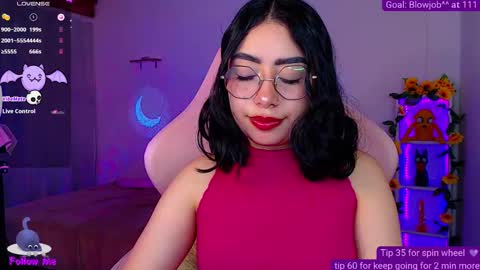 Snapshot of iamveroo chatting on 10.08.25 Veronica NDEPENT MODEL online show from 10.08.25