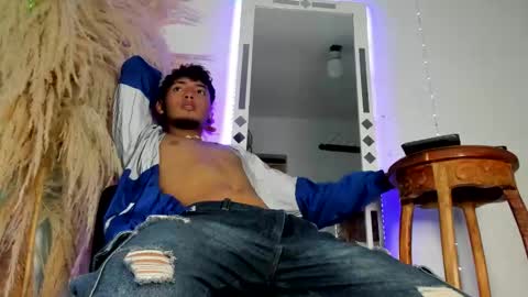 Snapshot of ian_hunter01 chatting on 02.17.26 IAN HUNTER online show from 02.17.26