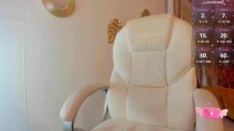 Snapshot of iangel_ chatting on 09.13.25 ian online show from 09.13.25