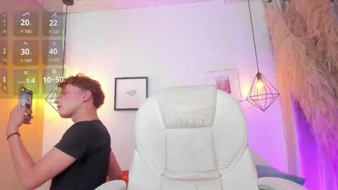 Snapshot of iangel_ chatting on 10.01.25 ian online show from 10.01.25