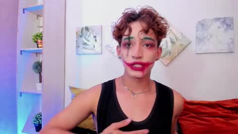 Snapshot of iangel_ chatting on 10.31.25 ian online show from 10.31.25