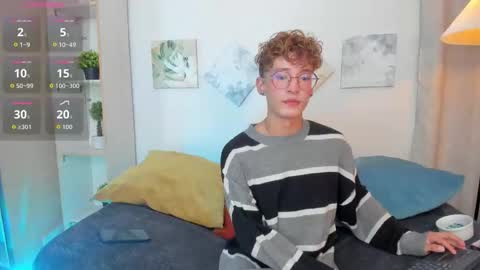 Snapshot of iangel_ chatting on 11.08.25 ian online show from 11.08.25