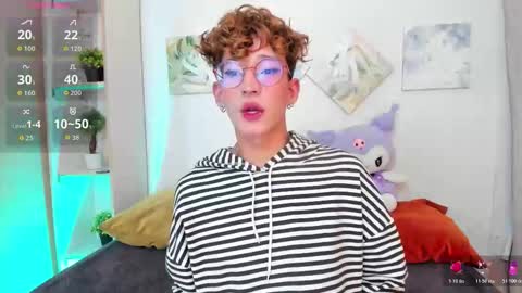 Snapshot of iangel_ chatting on 11.25.25 ian online show from 11.25.25