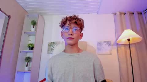 Snapshot of iangel_ chatting on 12.02.25 ian online show from 12.02.25