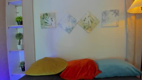 Snapshot of iangel_ chatting on 12.03.25 ian online show from 12.03.25