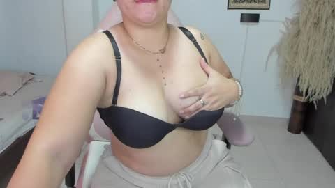 ibeth_diaz online show from 04.14.26