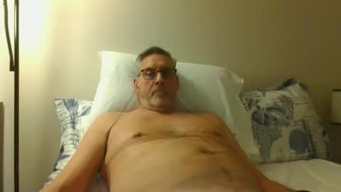 icanhelpu43 online show from 02.10.25